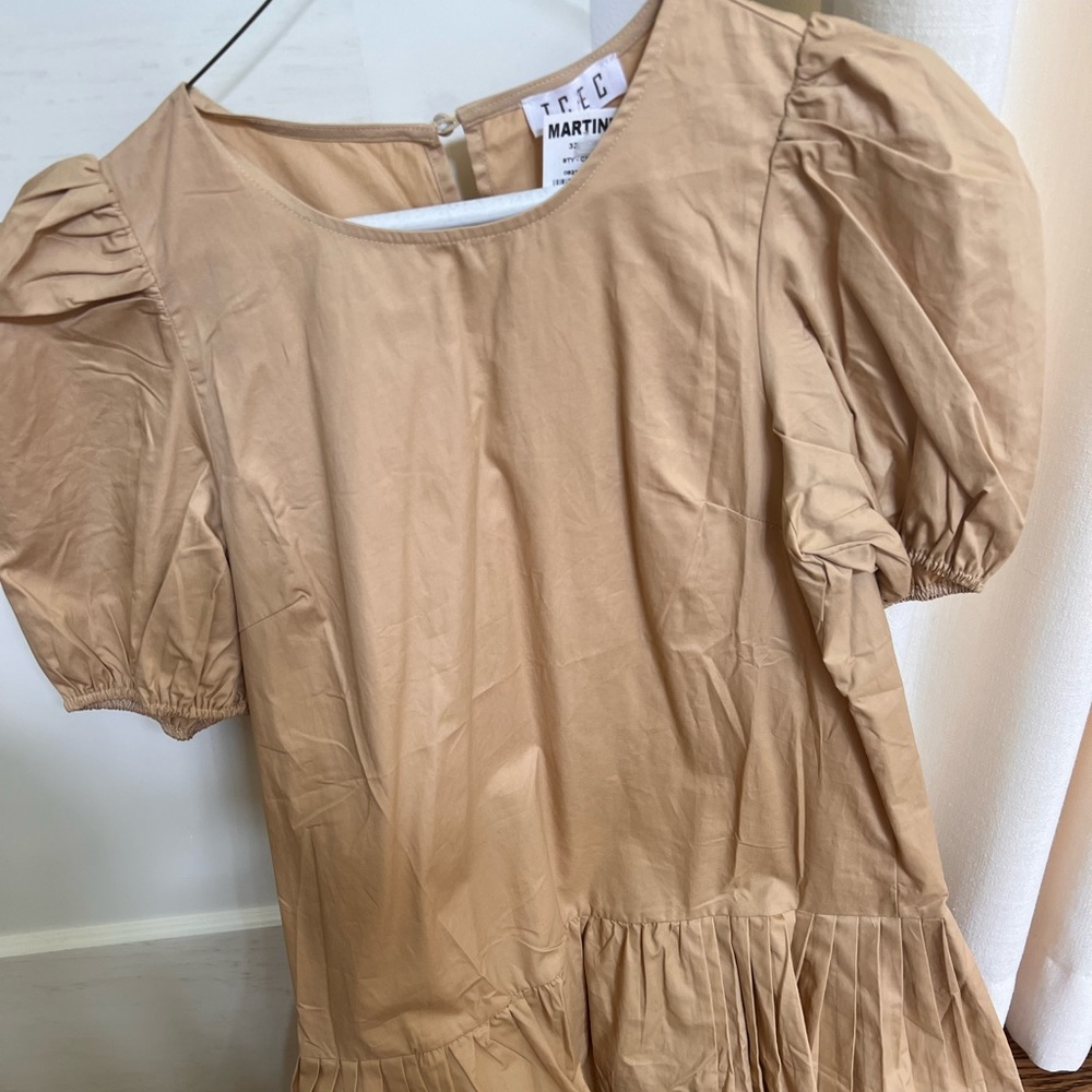 New with Tags TCEC puffed sleeve dress